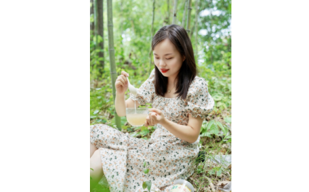 為何99%漂亮女性每天都在喝一杯有機野生葛根粉？