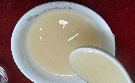 多少媽媽栽在輔導(dǎo)作業(yè)上！姥姥端來的一杯溫?zé)嵊袡C葛根粉，竟成了情緒 “滅火器”